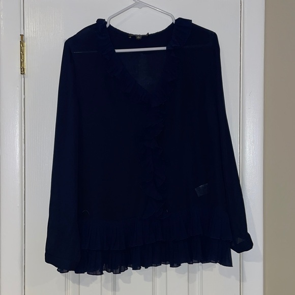 Banana Republic Top (Size M) - Picture 2 of 4